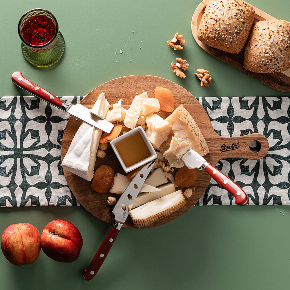 Berkel Acacia Cheeseboard Set with Cheese Knives